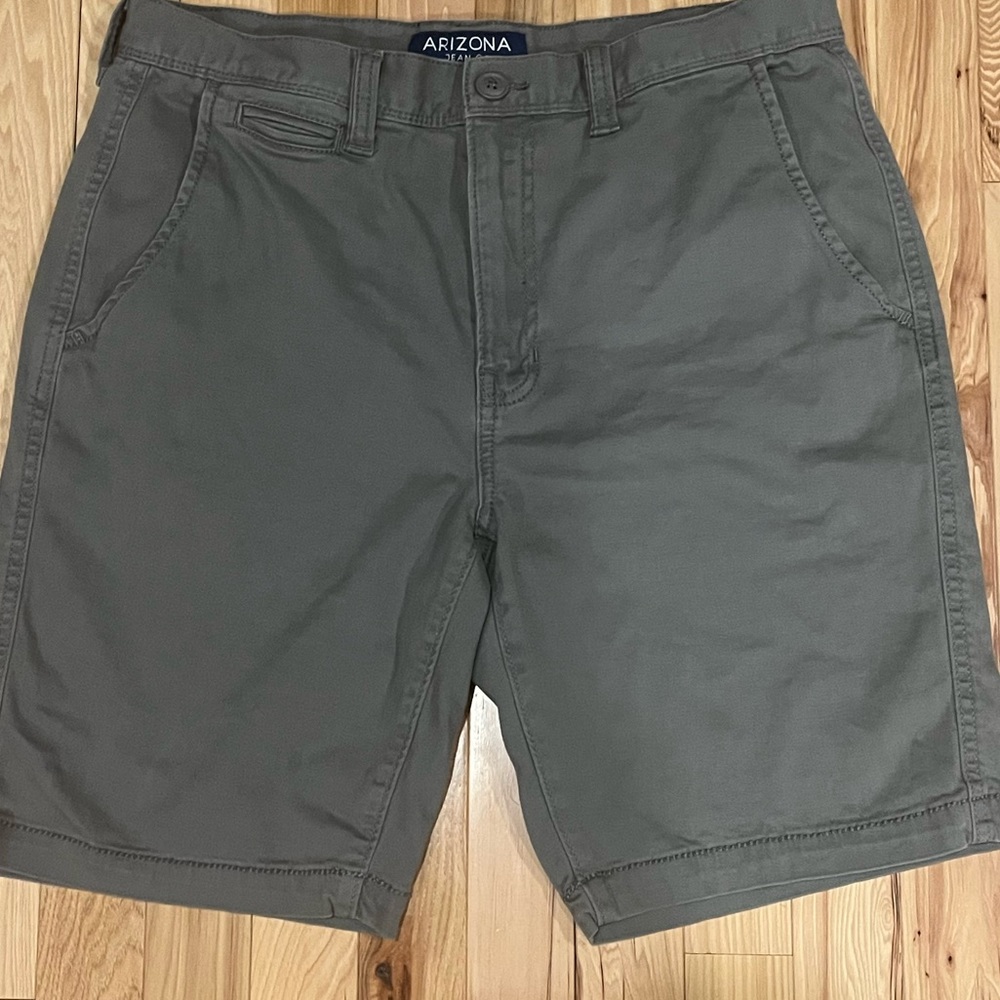 Arizona Mens chino shorts 32 waist